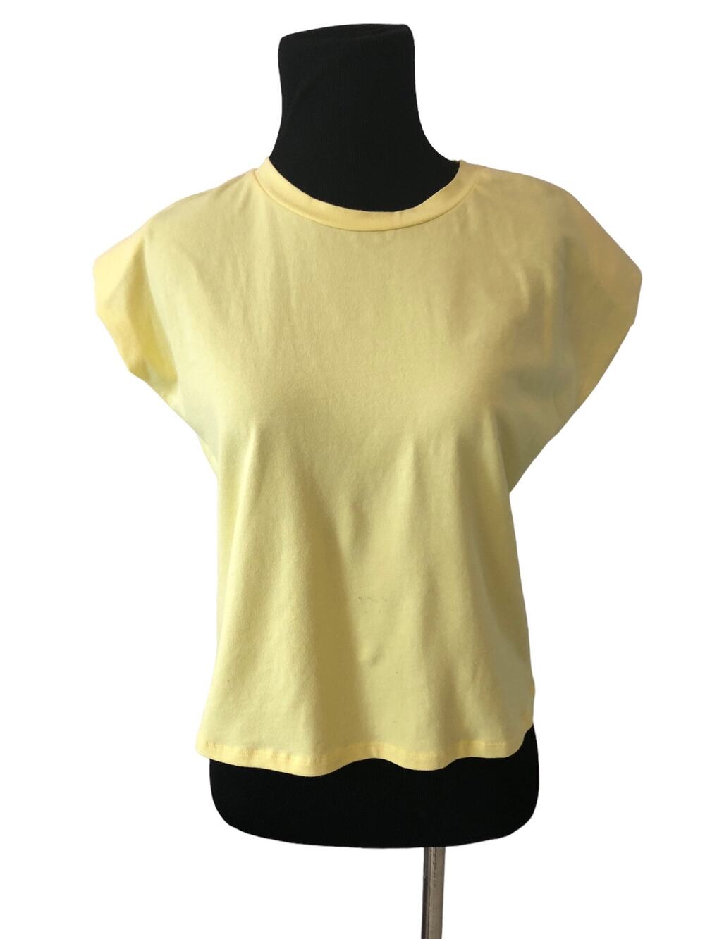 GB Girls Yellow Short Padded Sleeve Crop T shirt Size XL - NEW